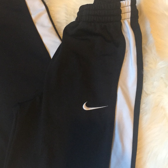 Nike Youth Medium Sweatpanta - Picture 2 of 6